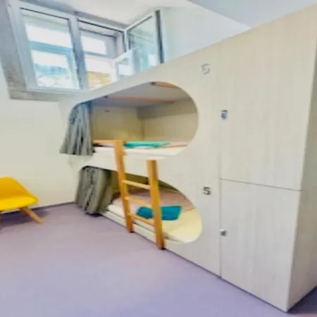 Fantasy Hostel Porto-3